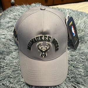 Milwaukee Bucks Gray Cap
